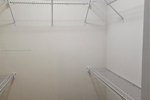 Condo in Pembroke Pines, Florida, 2 bedrooms № 1855212 - photo 28