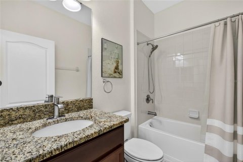 House in Mount Dora, Florida 4 bedrooms, 225.75 sq.m. № 2199441 - photo 17