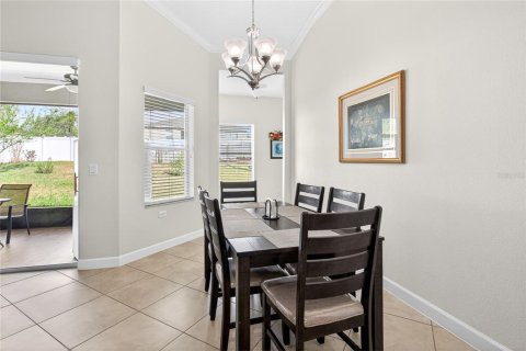 House in Mount Dora, Florida 4 bedrooms, 225.75 sq.m. № 2199441 - photo 8