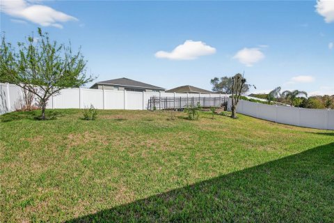 House in Mount Dora, Florida 4 bedrooms, 225.75 sq.m. № 2199441 - photo 19