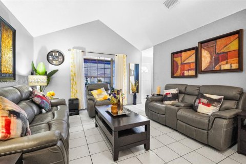 Villa ou maison à vendre à Miami, Floride: 3 chambres, 131.92 m2 № 2004813 - photo 7