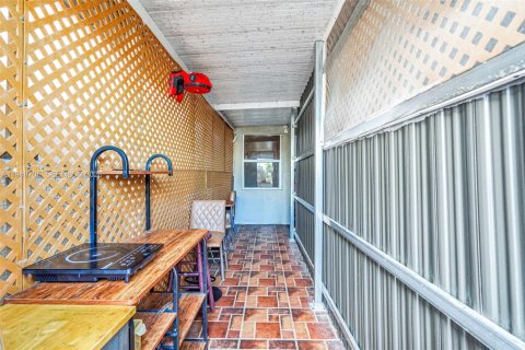 Villa ou maison à vendre à Miami, Floride: 3 chambres, 131.92 m2 № 2004813 - photo 28