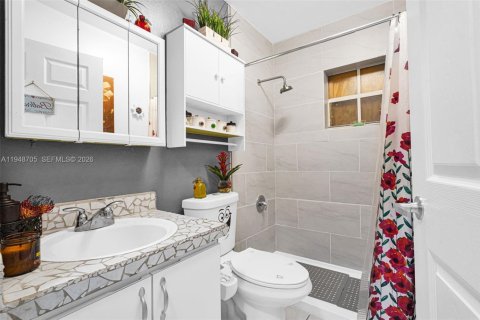 Villa ou maison à vendre à Miami, Floride: 3 chambres, 131.92 m2 № 2004813 - photo 26