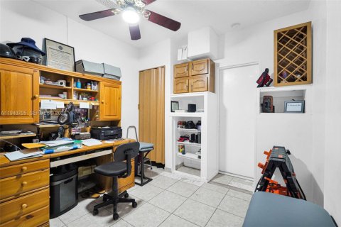 Villa ou maison à vendre à Miami, Floride: 3 chambres, 131.92 m2 № 2004813 - photo 13