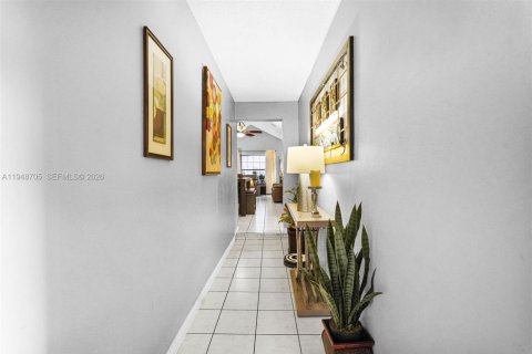 Villa ou maison à vendre à Miami, Floride: 3 chambres, 131.92 m2 № 2004813 - photo 10