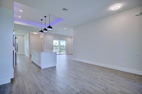 House in Sebring, Florida 3 bedrooms, 207.17 sq.m. № 1650815 - photo 18