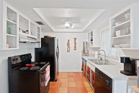House in Tarpon Springs, Florida 3 bedrooms, 88.26 sq.m. № 1613815 - photo 11