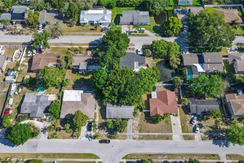 House in Tarpon Springs, Florida 3 bedrooms, 88.26 sq.m. № 1613815 - photo 5