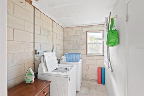 House in Tarpon Springs, Florida 3 bedrooms, 88.26 sq.m. № 1613815 - photo 23