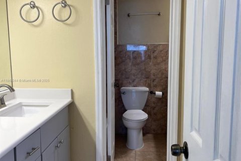 Снять в аренду кондоминиум в Майами, Флорида 1 спальня, 76.74м2, № 1957826 - фото 10