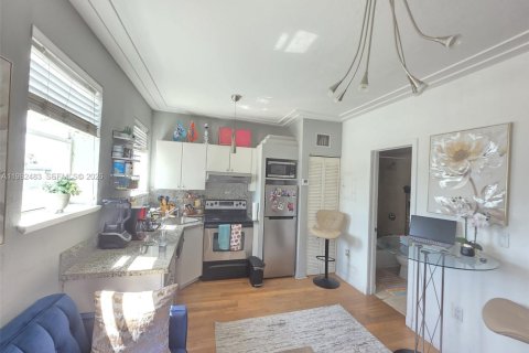 Condominio en alquiler en Miami Beach, Florida, 45.52 m2 № 2049208 - foto 5