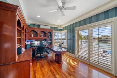 House in Clearwater, Florida 4 bedrooms, 459.31 sq.m. № 2121234 - photo 28