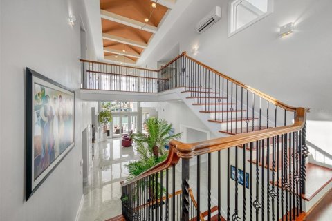 House in Clearwater, Florida 4 bedrooms, 459.31 sq.m. № 2121234 - photo 10