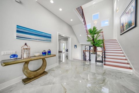 House in Clearwater, Florida 4 bedrooms, 459.31 sq.m. № 2121234 - photo 16