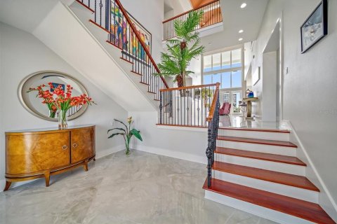 House in Clearwater, Florida 4 bedrooms, 459.31 sq.m. № 2121234 - photo 13