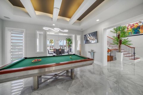 House in Clearwater, Florida 4 bedrooms, 459.31 sq.m. № 2121234 - photo 19
