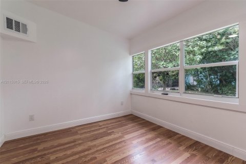Propiedad comercial en venta en Miami, Florida, 214.79 m2 № 2439826 - foto 17