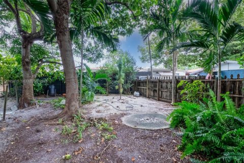 Propiedad comercial en venta en Miami, Florida, 214.79 m2 № 2439826 - foto 24