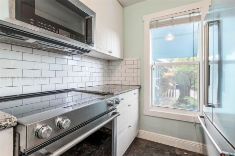 Propiedad comercial en venta en Miami, Florida, 214.79 m2 № 2439826 - foto 15