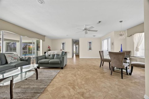House in Punta Gorda, Florida 2 bedrooms, 171.5 sq.m. № 1879533 - photo 7