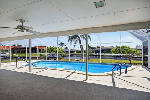 House in Punta Gorda, Florida 2 bedrooms, 171.5 sq.m. № 1879533 - photo 4
