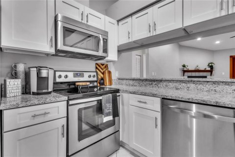 House in Clearwater, Florida 3 bedrooms, 151.52 sq.m. № 1846375 - photo 8