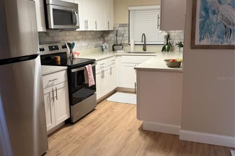 Villa ou maison à louer à Sarasota, Floride: 2 chambres, 93.65 m2 № 2214968 - photo 5