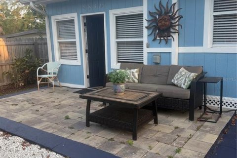 Villa ou maison à louer à Sarasota, Floride: 2 chambres, 93.65 m2 № 2214968 - photo 2
