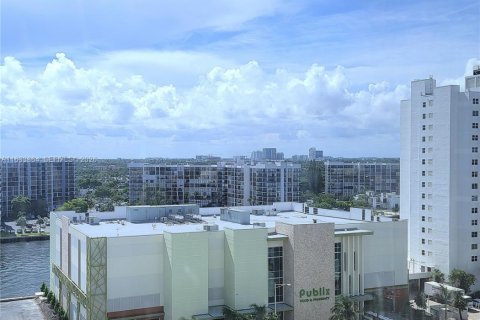 Condo in Hollywood, Florida, 2 bedrooms  № 1937021 - photo 22