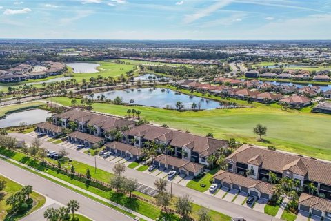 Condo in Bradenton, Florida, 2 bedrooms in LAKEWOOD NATIONAL  № 1735280 - photo 11