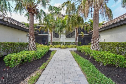 Condo in Bradenton, Florida, 2 bedrooms in LAKEWOOD NATIONAL  № 1735280 - photo 12