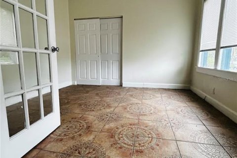 House in Saint Petersburg, Florida 4 bedrooms, 168.15 sq.m. № 1609977 - photo 14