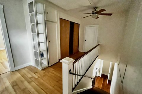 House in Saint Petersburg, Florida 4 bedrooms, 168.15 sq.m. № 1609977 - photo 22