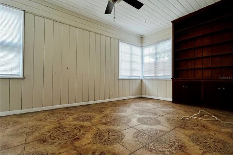 House in Saint Petersburg, Florida 4 bedrooms, 168.15 sq.m. № 1609977 - photo 8