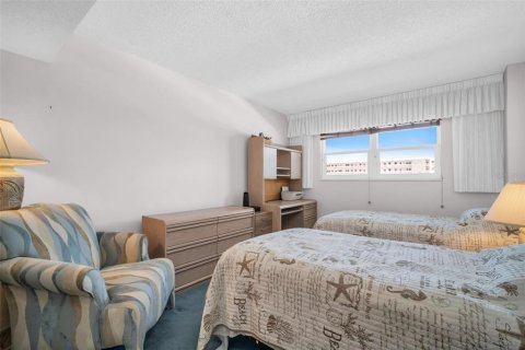 Condo in Gulfport, Florida, 2 bedrooms  № 1652584 - photo 21