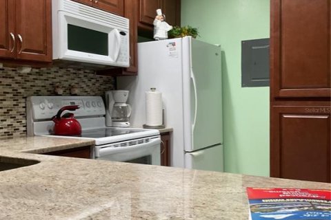 Copropriété à vendre à Palm Harbor, Floride: 2 chambres, 90.95 m2 № 2150931 - photo 10