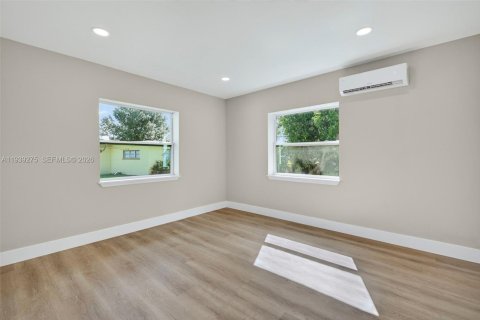 Villa ou maison à vendre à Fort Myers, Floride: 3 chambres, 142.51 m2 № 1996569 - photo 19