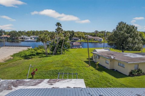 Villa ou maison à vendre à Fort Myers, Floride: 3 chambres, 142.51 m2 № 1996569 - photo 3