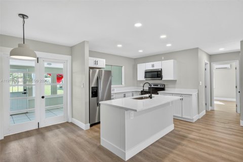 Villa ou maison à vendre à Fort Myers, Floride: 3 chambres, 142.51 m2 № 1996569 - photo 28