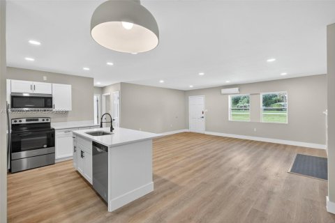 Villa ou maison à vendre à Fort Myers, Floride: 3 chambres, 142.51 m2 № 1996569 - photo 29