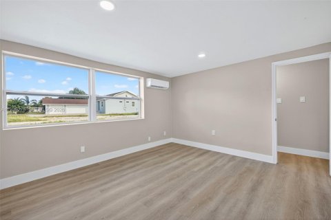 Villa ou maison à vendre à Fort Myers, Floride: 3 chambres, 142.51 m2 № 1996569 - photo 16