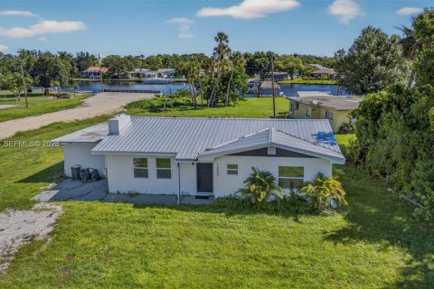 Villa ou maison à vendre à Fort Myers, Floride: 3 chambres, 142.51 m2 № 1996569 - photo 2