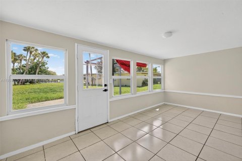 Villa ou maison à vendre à Fort Myers, Floride: 3 chambres, 142.51 m2 № 1996569 - photo 13