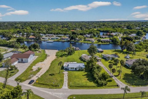 Villa ou maison à vendre à Fort Myers, Floride: 3 chambres, 142.51 m2 № 1996569 - photo 9
