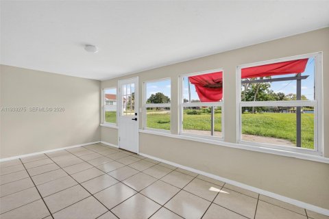 Villa ou maison à vendre à Fort Myers, Floride: 3 chambres, 142.51 m2 № 1996569 - photo 12