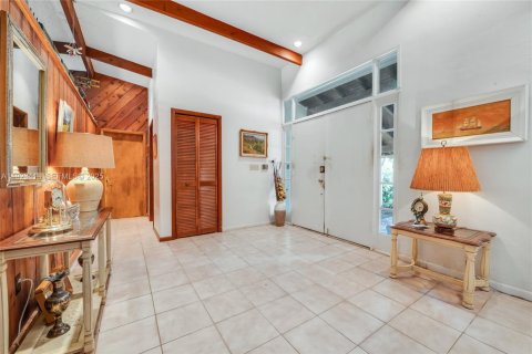 House in Palmetto Bay, Florida 4 bedrooms, 263.29 sq.m. № 2082845 - photo 6