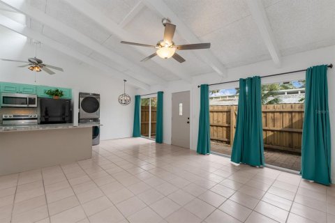 Condominio en venta en Sarasota, Florida, 2 dormitorios, 78.69 m2 № 1755535 - foto 5