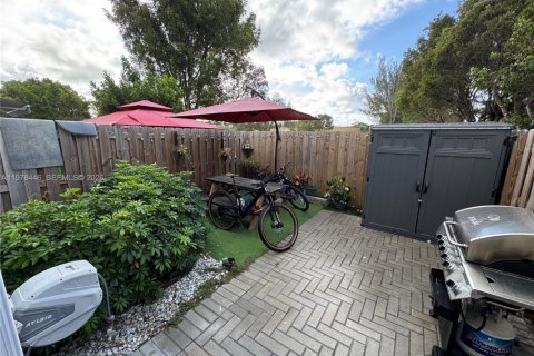 House in Homestead, Florida 3 bedrooms, 129.41 sq.m. № 2044403 - photo 3