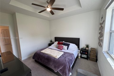 House in Homestead, Florida 3 bedrooms, 129.41 sq.m. № 2044403 - photo 22