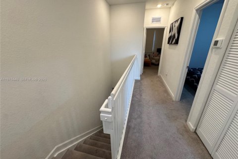 House in Homestead, Florida 3 bedrooms, 129.41 sq.m. № 2044403 - photo 14